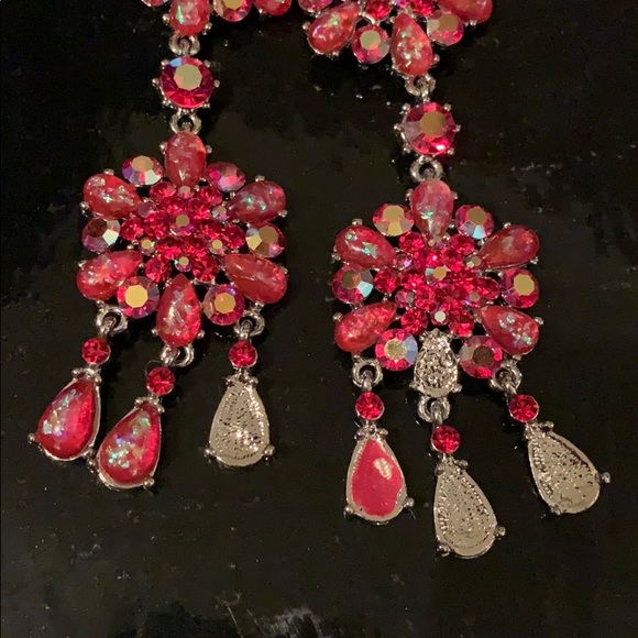 Stunning Red Pageant Earrings - Picture 3 of 4